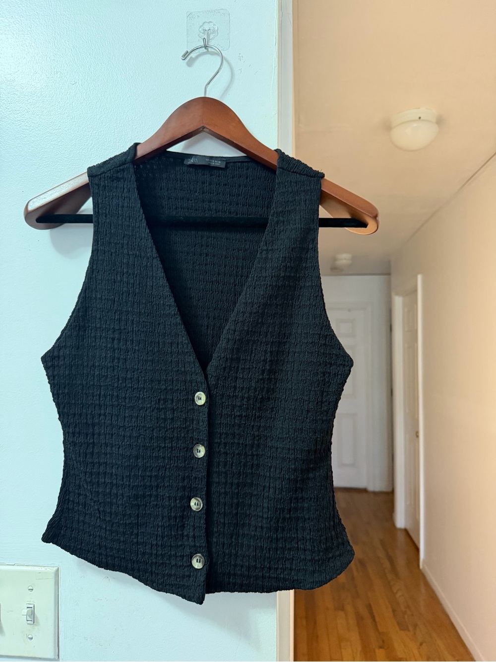 Zara Black Textured Button-Front Women's Vest